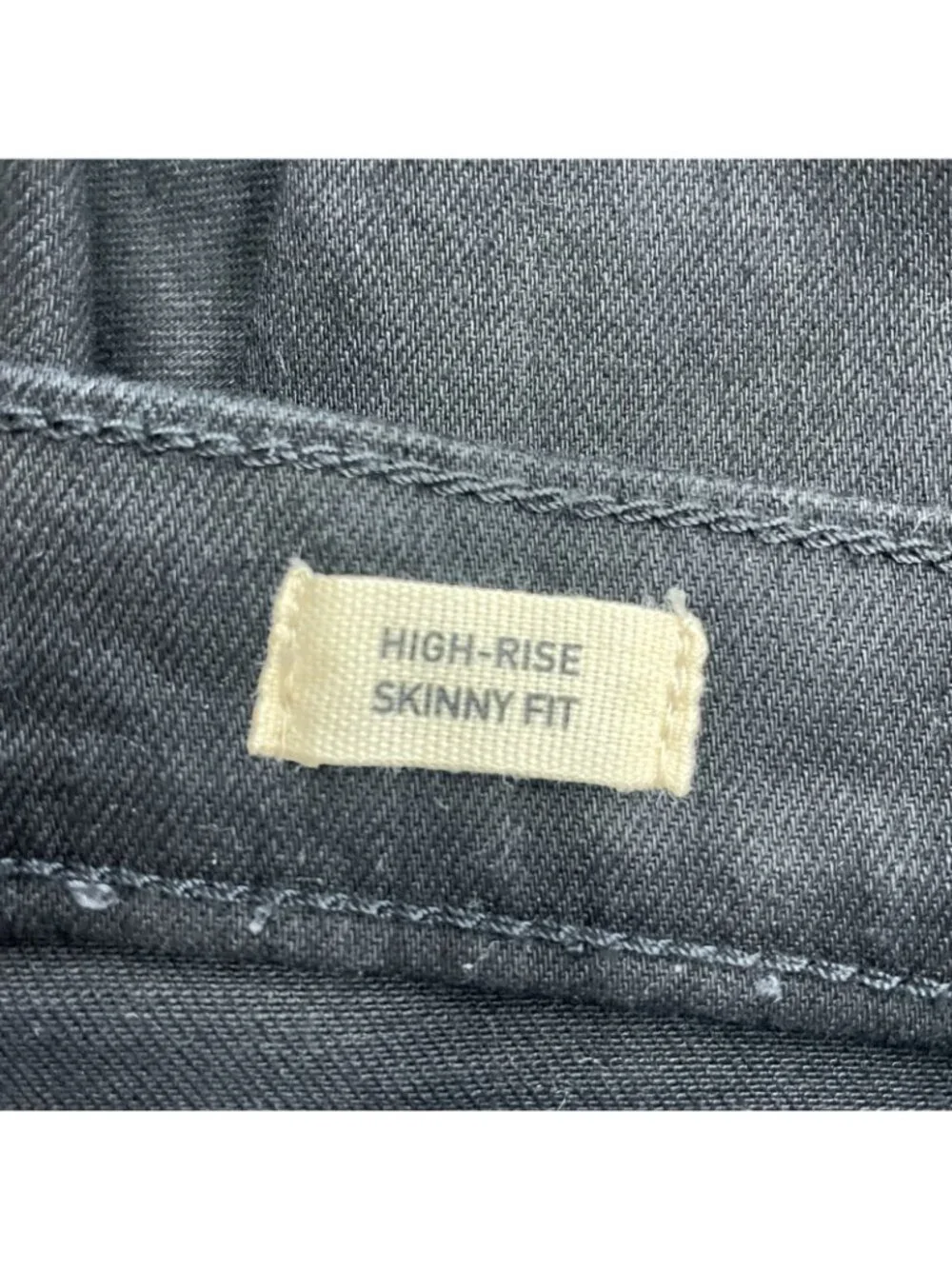 NWT Kirkland Signature Women's 10 Black High-Rise Skinny Jeans  B0886